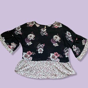 Eyeshadow floral top Size M